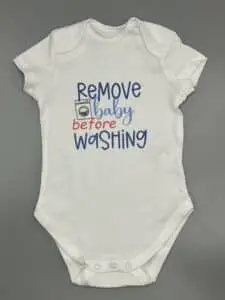 Rompertje Remove baby before washing